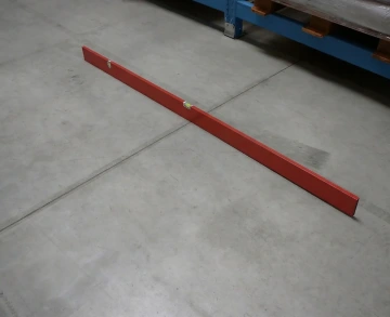 Nerovnost průmyslové podlahy.