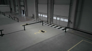 bezpečnostní značení v logistickém skladu